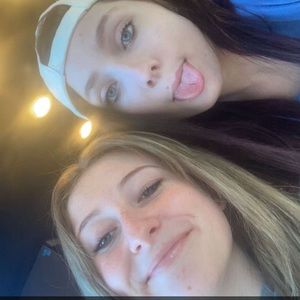 Meet your Posher, Holly